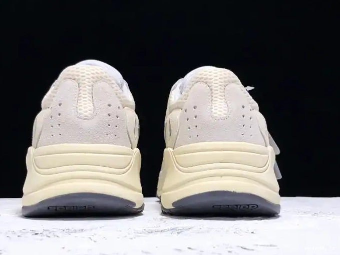 Boost Adidas EG7596 Analog Yeezy 700 0510